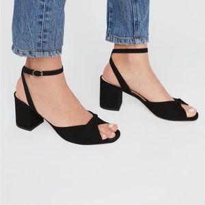 New! Free People Gisele Black Suede Knot Heels